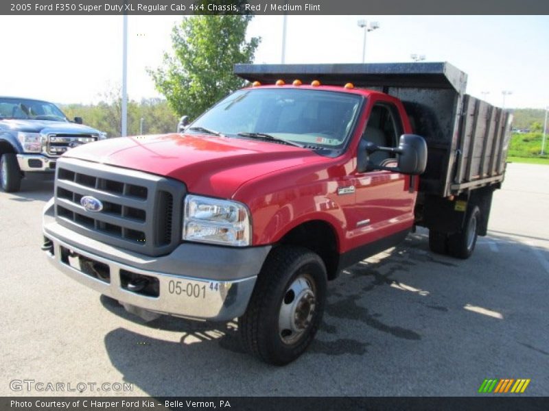 Red / Medium Flint 2005 Ford F350 Super Duty XL Regular Cab 4x4 Chassis