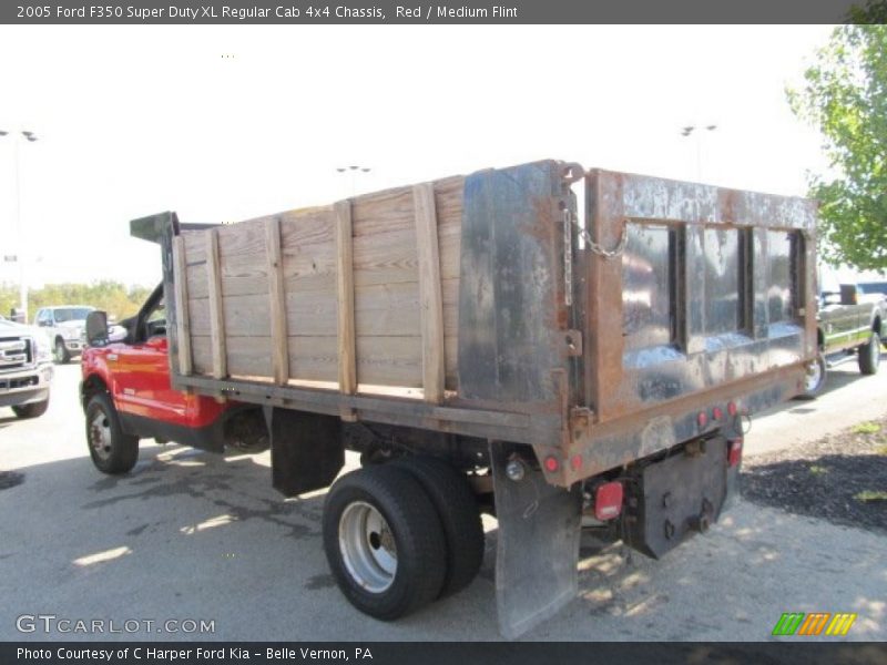 Red / Medium Flint 2005 Ford F350 Super Duty XL Regular Cab 4x4 Chassis