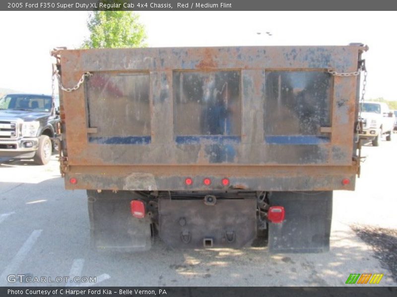 Red / Medium Flint 2005 Ford F350 Super Duty XL Regular Cab 4x4 Chassis