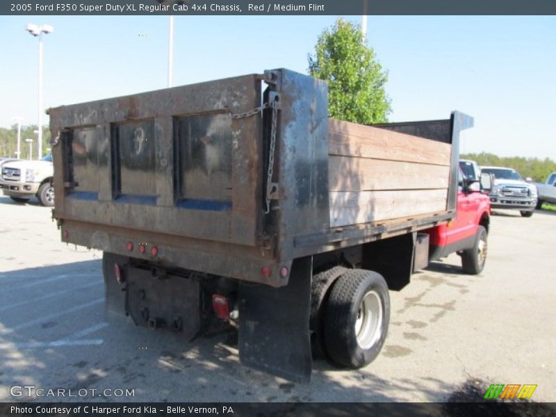 Red / Medium Flint 2005 Ford F350 Super Duty XL Regular Cab 4x4 Chassis