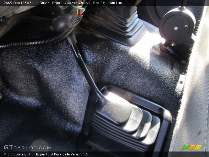 Red / Medium Flint 2005 Ford F350 Super Duty XL Regular Cab 4x4 Chassis