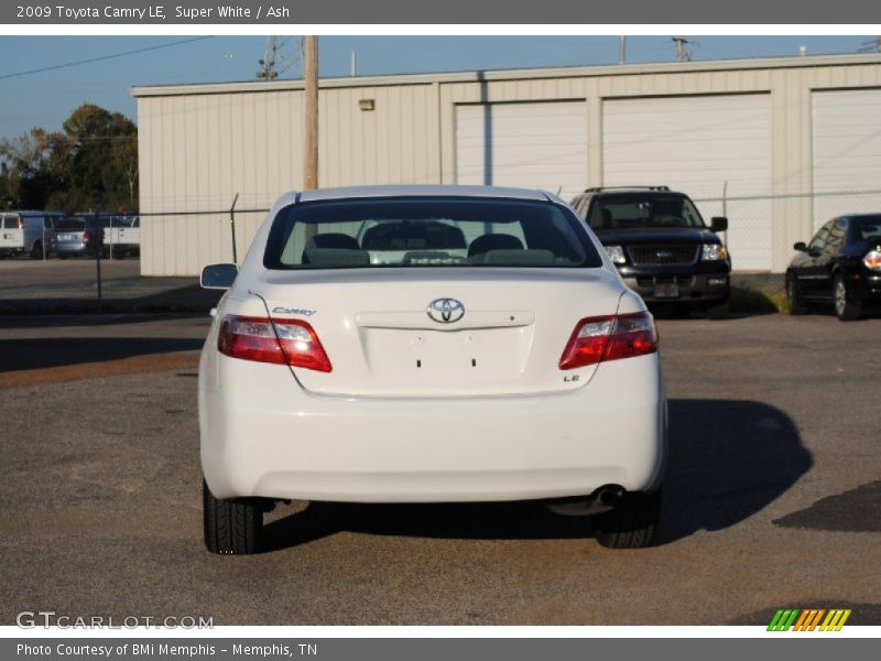 Super White / Ash 2009 Toyota Camry LE