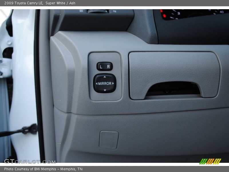 Super White / Ash 2009 Toyota Camry LE