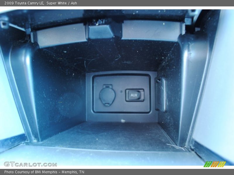 Super White / Ash 2009 Toyota Camry LE