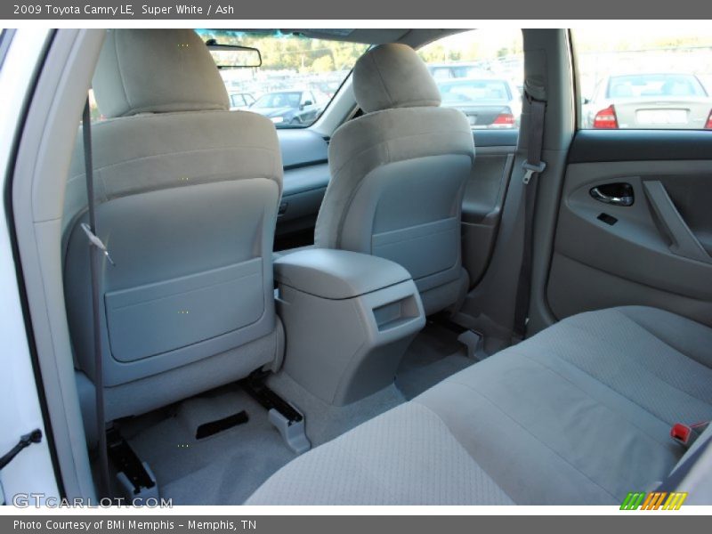 Super White / Ash 2009 Toyota Camry LE