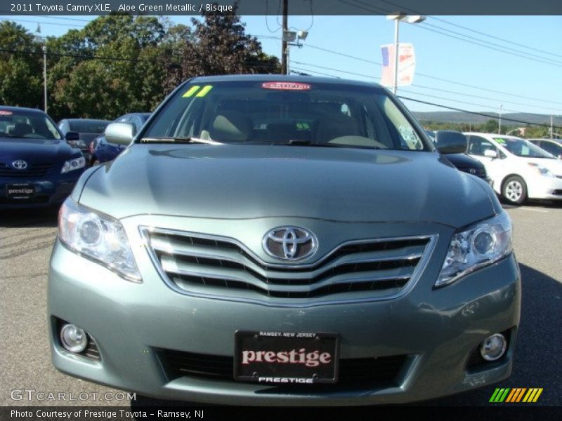 Aloe Green Metallic / Bisque 2011 Toyota Camry XLE