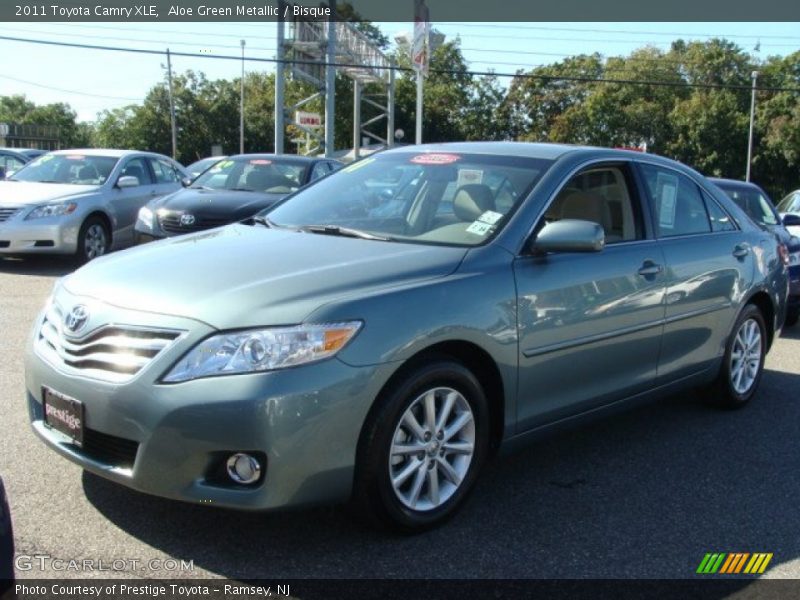 Aloe Green Metallic / Bisque 2011 Toyota Camry XLE