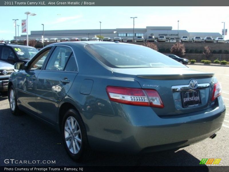 Aloe Green Metallic / Bisque 2011 Toyota Camry XLE