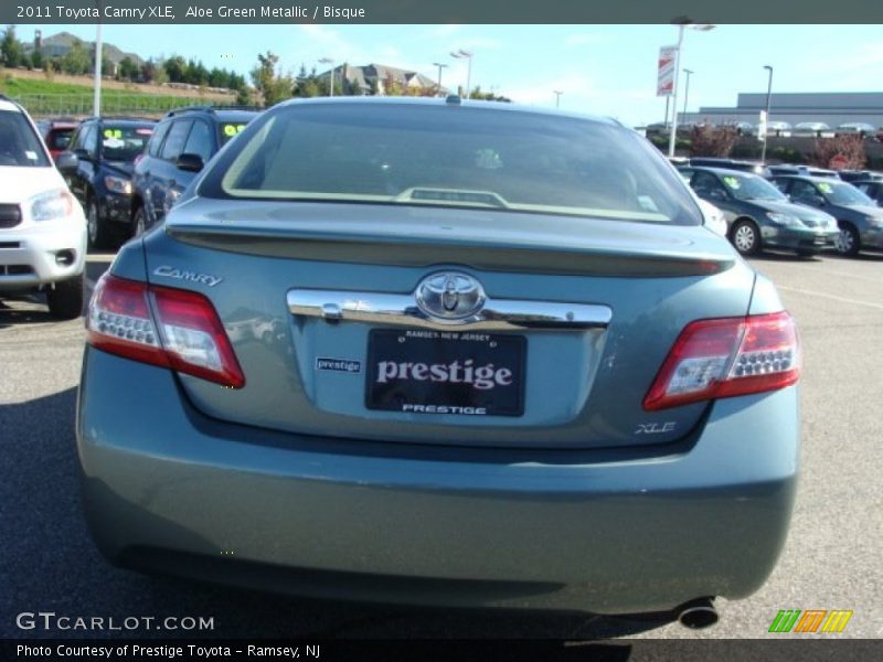 Aloe Green Metallic / Bisque 2011 Toyota Camry XLE