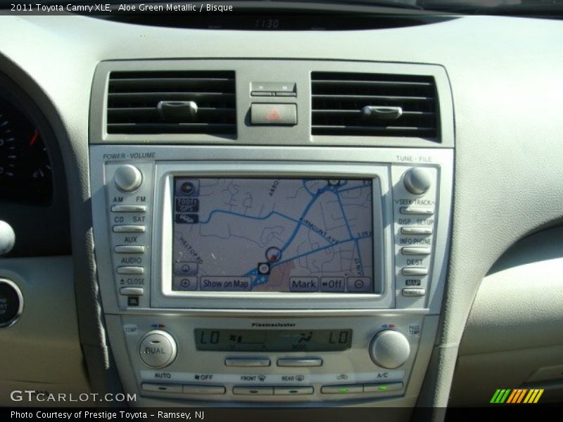 Aloe Green Metallic / Bisque 2011 Toyota Camry XLE