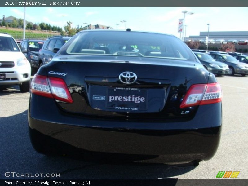 Black / Ash Gray 2010 Toyota Camry LE