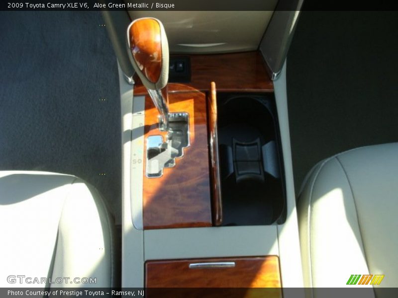 Aloe Green Metallic / Bisque 2009 Toyota Camry XLE V6