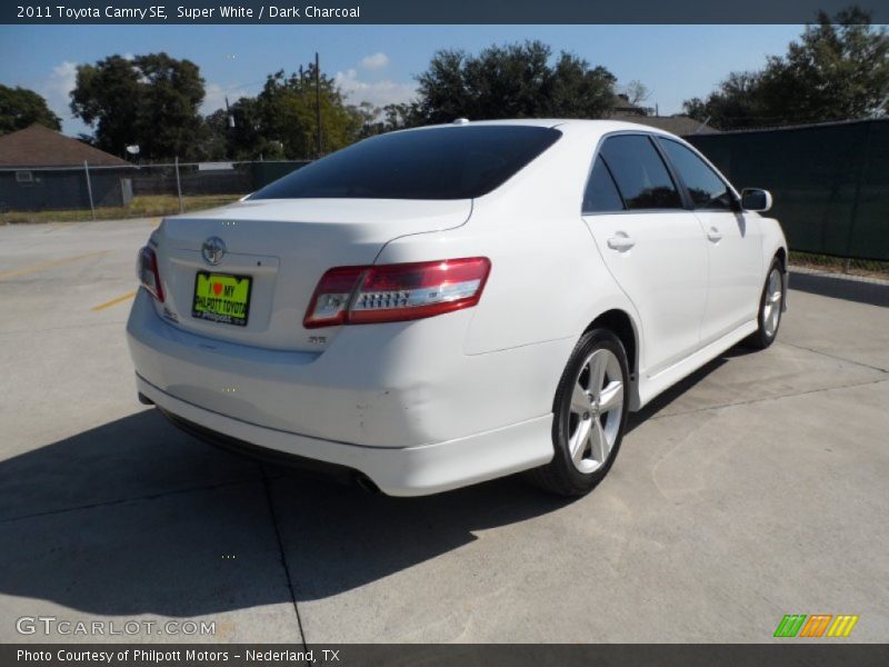 Super White / Dark Charcoal 2011 Toyota Camry SE