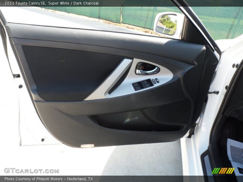 Super White / Dark Charcoal 2011 Toyota Camry SE