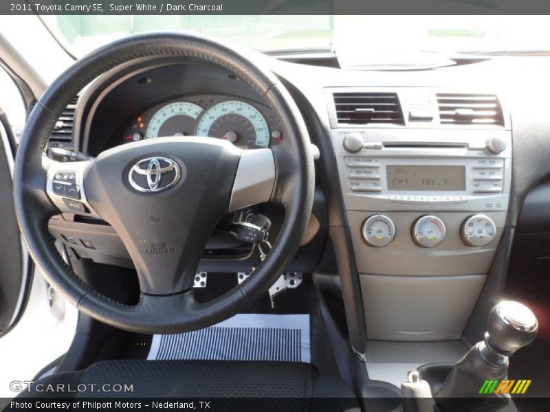 Super White / Dark Charcoal 2011 Toyota Camry SE