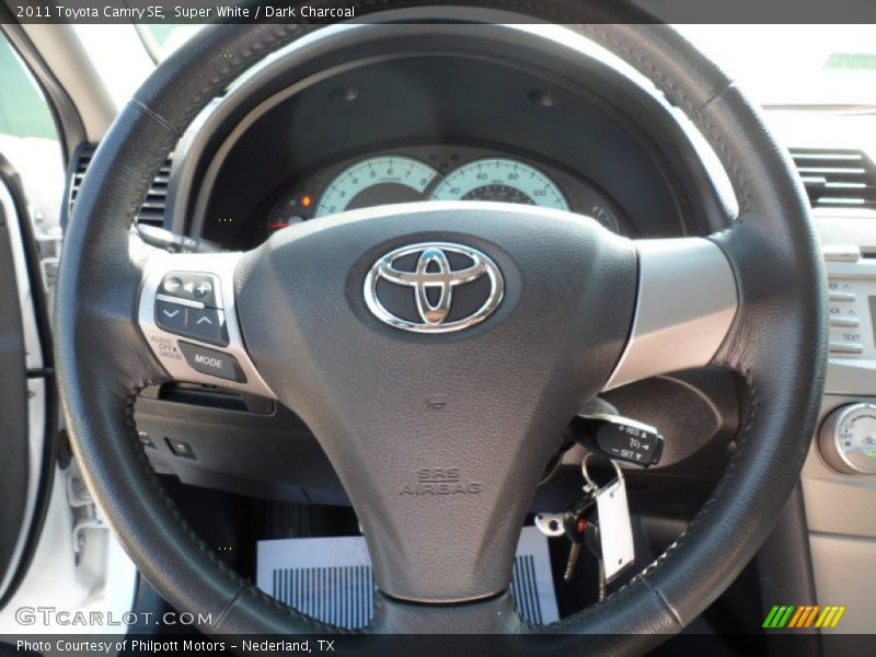 Super White / Dark Charcoal 2011 Toyota Camry SE