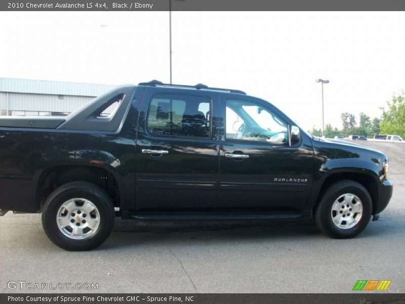 Black / Ebony 2010 Chevrolet Avalanche LS 4x4