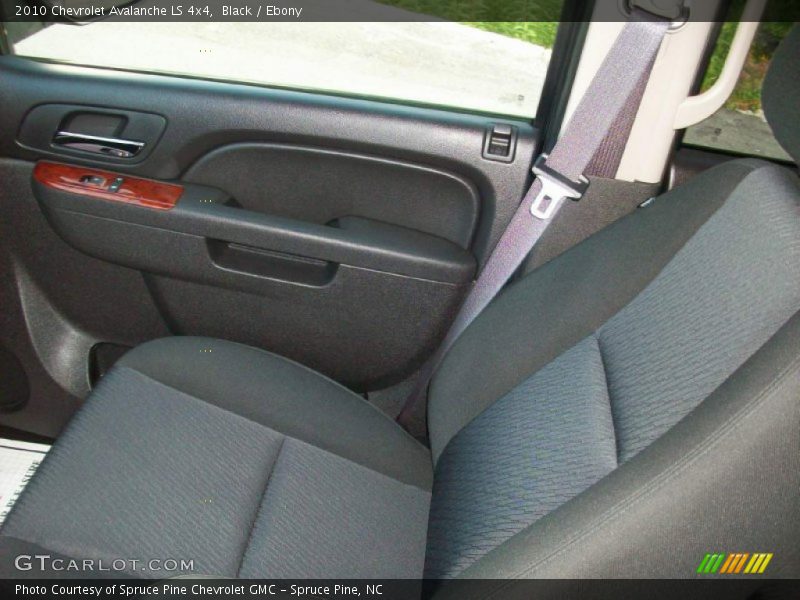 Black / Ebony 2010 Chevrolet Avalanche LS 4x4