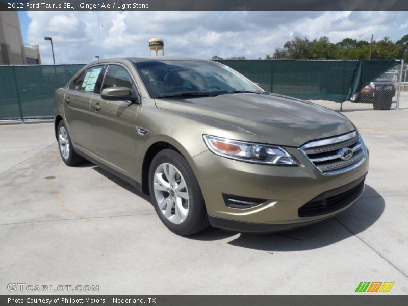 Front 3/4 View of 2012 Taurus SEL