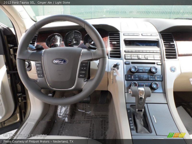 Dashboard of 2012 Taurus SEL