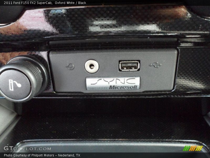 Oxford White / Black 2011 Ford F150 FX2 SuperCab