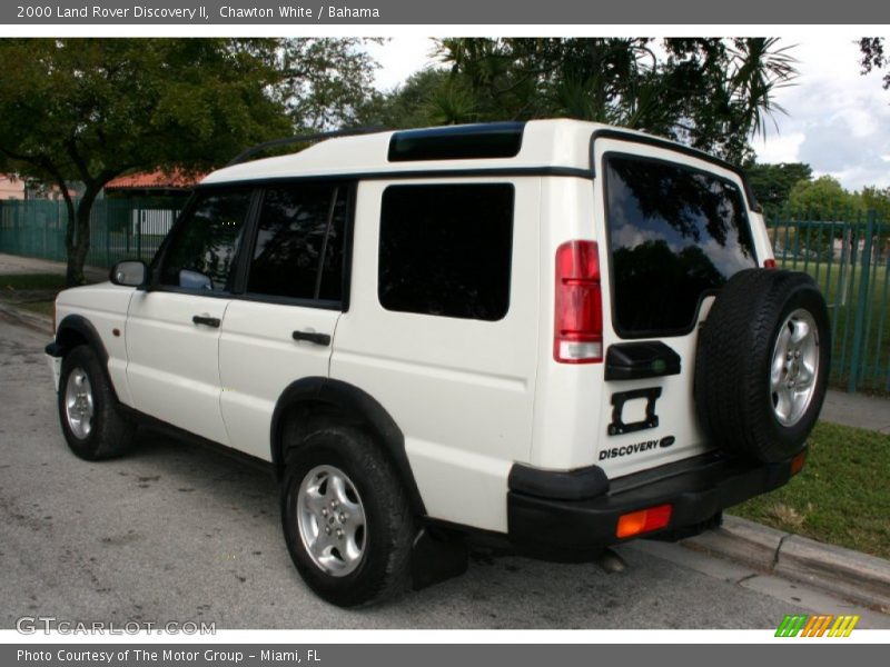 Chawton White / Bahama 2000 Land Rover Discovery II