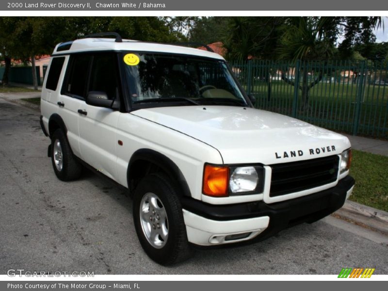 Front 3/4 View of 2000 Discovery II 