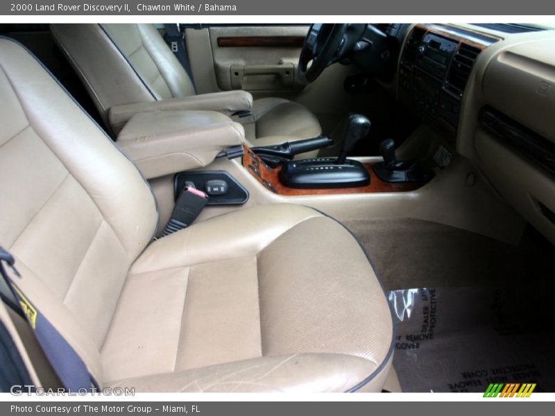 Chawton White / Bahama 2000 Land Rover Discovery II