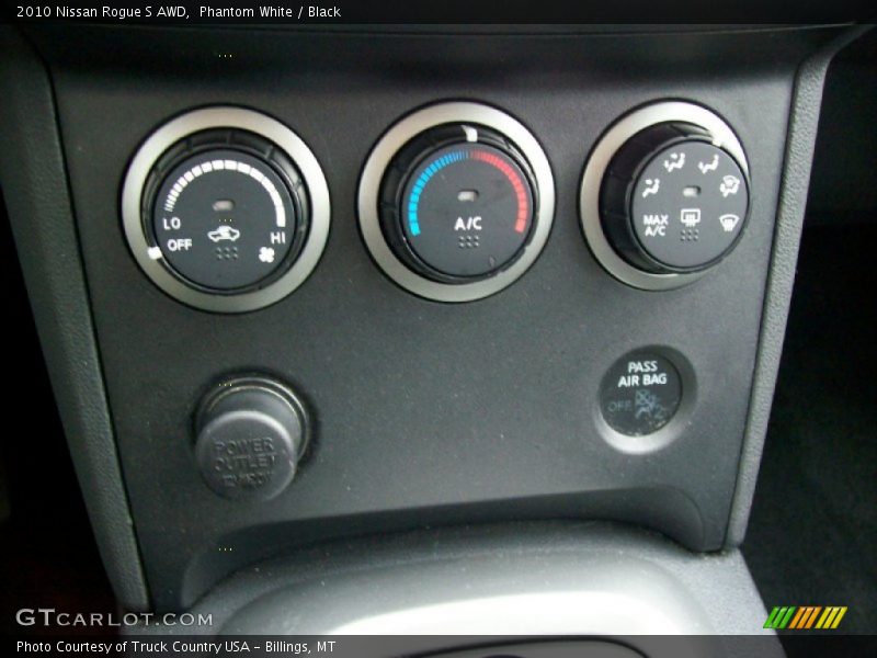 Phantom White / Black 2010 Nissan Rogue S AWD