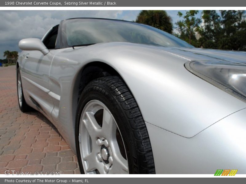 Sebring Silver Metallic / Black 1998 Chevrolet Corvette Coupe