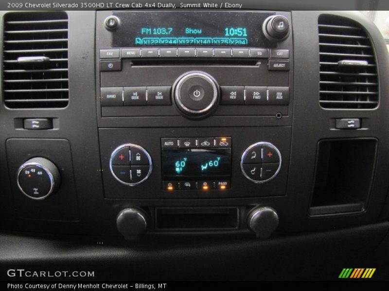 Controls of 2009 Silverado 3500HD LT Crew Cab 4x4 Dually