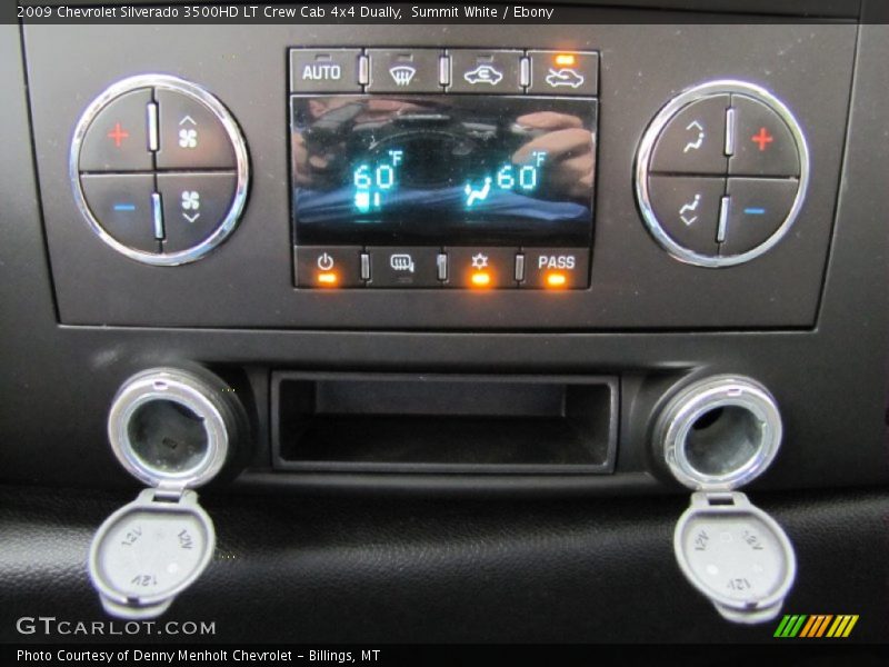 Controls of 2009 Silverado 3500HD LT Crew Cab 4x4 Dually