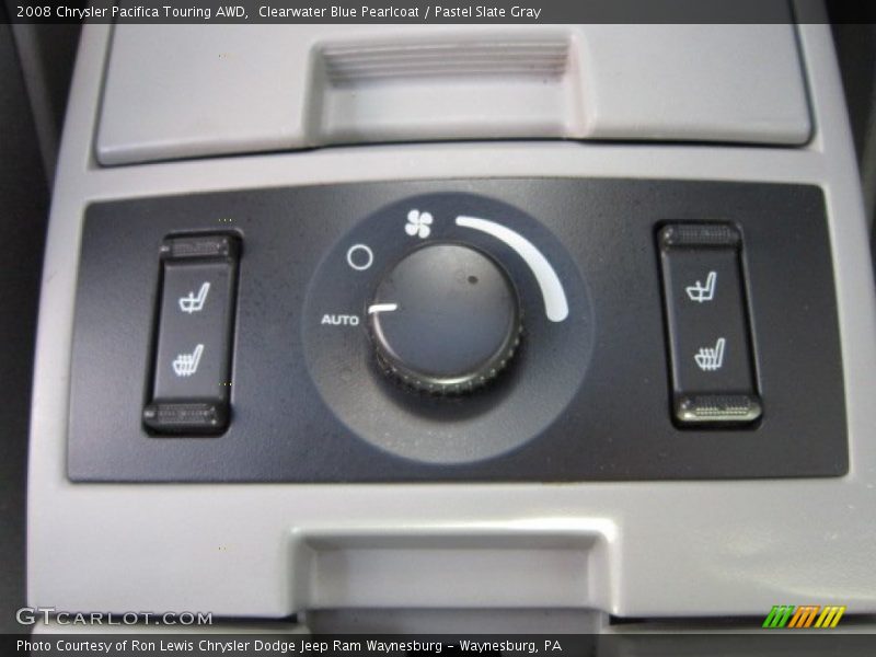 Controls of 2008 Pacifica Touring AWD