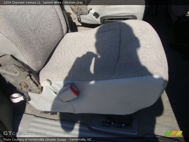 Summit White / Medium Gray 2004 Chevrolet Venture LS