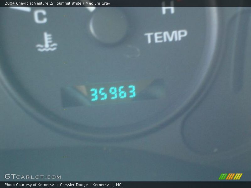 Summit White / Medium Gray 2004 Chevrolet Venture LS