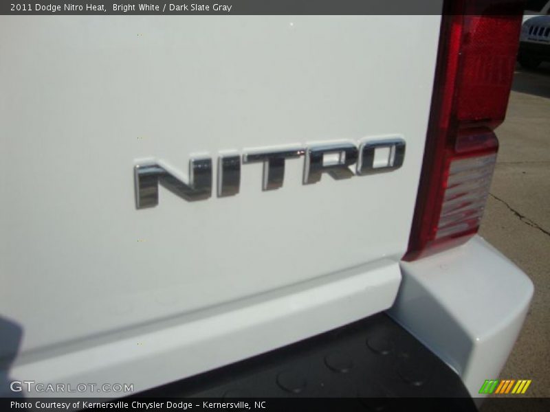 Bright White / Dark Slate Gray 2011 Dodge Nitro Heat