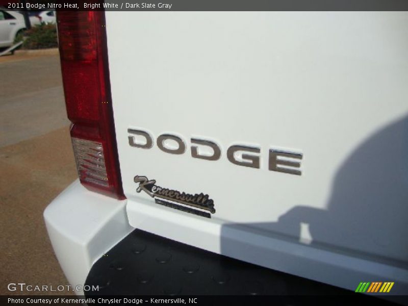 Bright White / Dark Slate Gray 2011 Dodge Nitro Heat