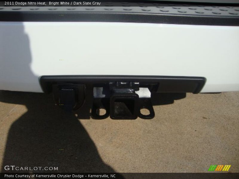 Bright White / Dark Slate Gray 2011 Dodge Nitro Heat