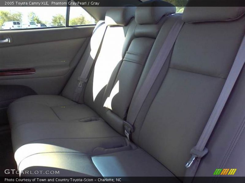 Phantom Gray Pearl / Gray 2005 Toyota Camry XLE
