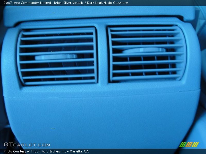 Bright Silver Metallic / Dark Khaki/Light Graystone 2007 Jeep Commander Limited