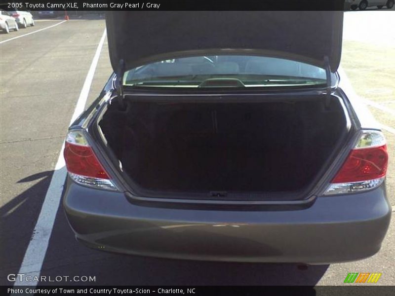 Phantom Gray Pearl / Gray 2005 Toyota Camry XLE