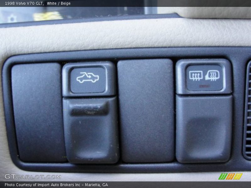 White / Beige 1998 Volvo V70 GLT
