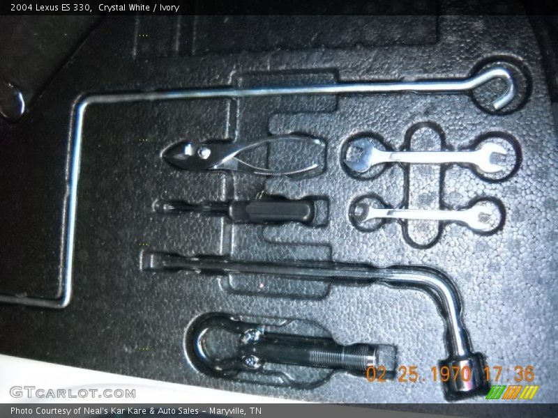 Crystal White / Ivory 2004 Lexus ES 330