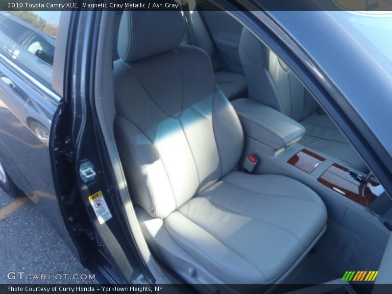 Magnetic Gray Metallic / Ash Gray 2010 Toyota Camry XLE