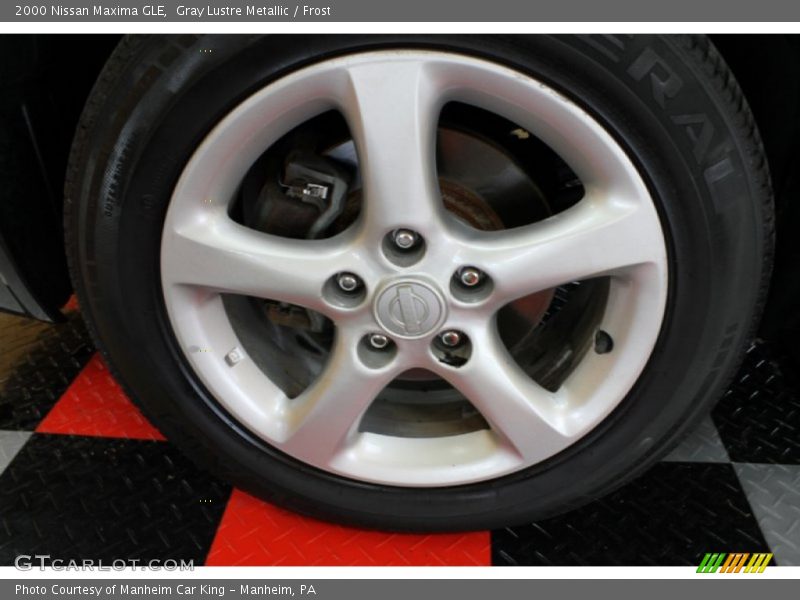 Gray Lustre Metallic / Frost 2000 Nissan Maxima GLE