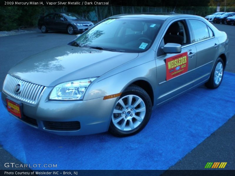 Vapor Silver Metallic / Dark Charcoal 2009 Mercury Milan I4