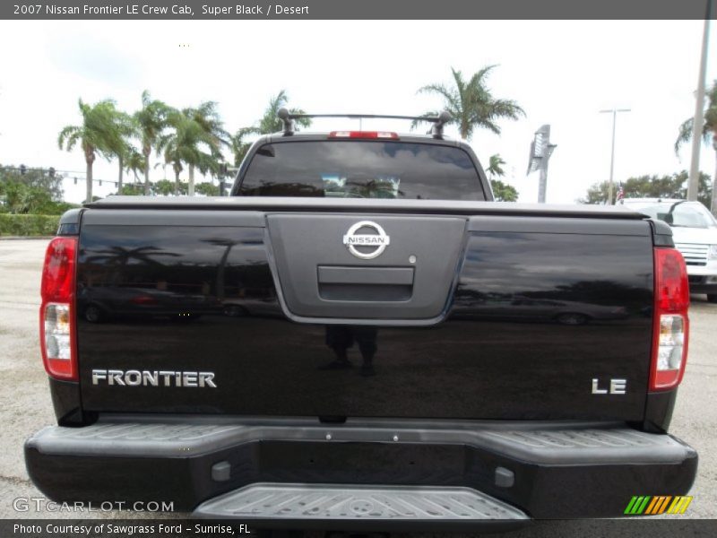 Super Black / Desert 2007 Nissan Frontier LE Crew Cab