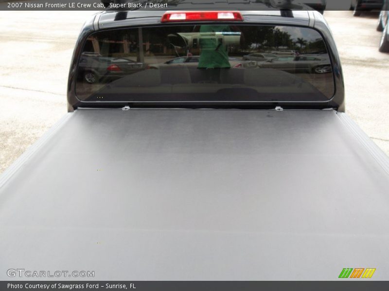 Super Black / Desert 2007 Nissan Frontier LE Crew Cab