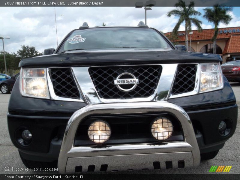 Super Black / Desert 2007 Nissan Frontier LE Crew Cab