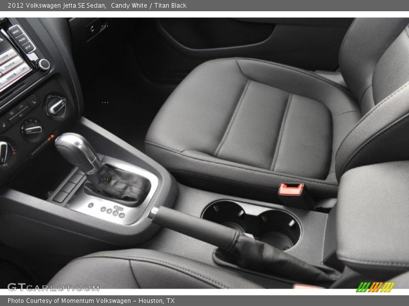 Candy White / Titan Black 2012 Volkswagen Jetta SE Sedan
